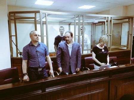  Vid en rättegång i den ryska staden Rostov vid Don sommaren 2015 dömdes filmregissören Oleg Sentsov till 20 års fängelse och anarkisten och den anti-fascistiske aktivisten Aleksandr Koltjenko till tio års fängelse för påstådd terrorism.