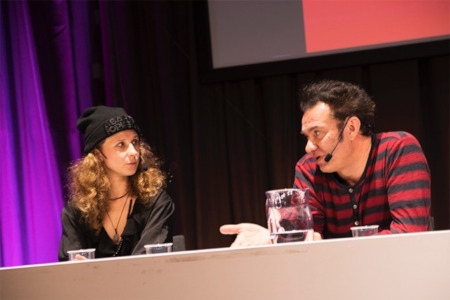 Maria Aljochina från Pussy Riot och Michail Borzykin, som har fått en fristad i Sandviken, diskuterar fallet Oleg Sentsov. Han är dömd till 20 års fängelse för ”terrorism” på Krimhalvön som annekterades av Ryssland år 2014. Maria Aljochinas bok ”Riot Days" har nyligen kommit på svenska.