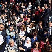 IHD:s delegater och talare under årskongressen höll en kort sit-in för att visa stöd till de gräsrotskrafter som ännu protesterar mot regeringen ute på gatorna.