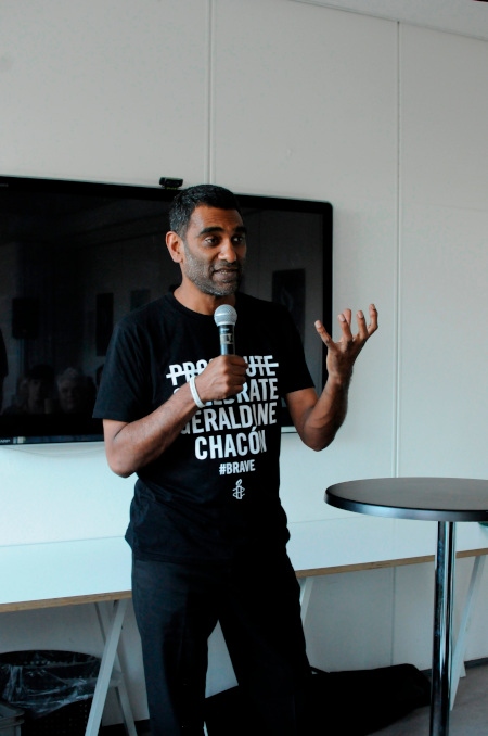 Kumi Naidoo besöker den danska Amnestysektionen.