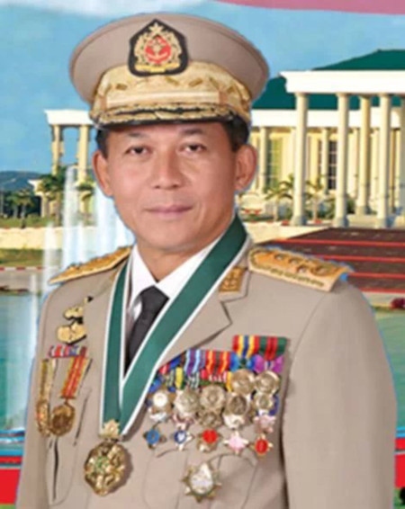 Min Aung Hlaing är överbefälhavare för  Tatmadaw, de väpnade styrkorna i Myanmar. Han anklagas i en FN-rapport för folkmord.