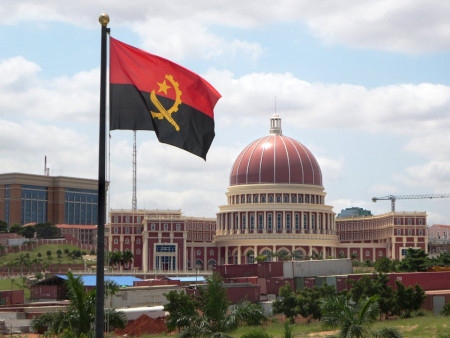 Nationalförsamlingen i Angola avkriminaliserade den 23 januari samkönat sex.