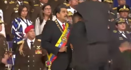 Drönarattacken i Caracas 4 augusti 2018. President Nicolás Maduro skyddas.