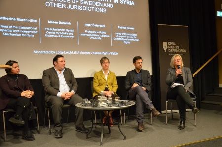 Seminariet på Medelhavsmuseet i Stockholm arrangerades av Civil Rights Defenders och European Center for Constitutional and Human Rights. Från vänster: Catherine Marchi-Uhel, Mazen Darwish, Inger Österdahl, Patrick Kroker och Lotte Leicht. 