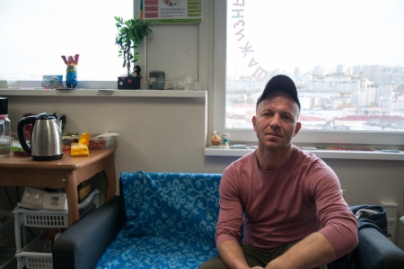 Sergei Alekseenko undviker nu att gå till fots i Murmansk då han känner sig rädd.