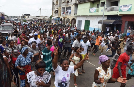 Den 15 januari firade anhängare till Laurent Gbagbo i en arbetarstadsdel Abidjan, Elfenbenskustens största stad.