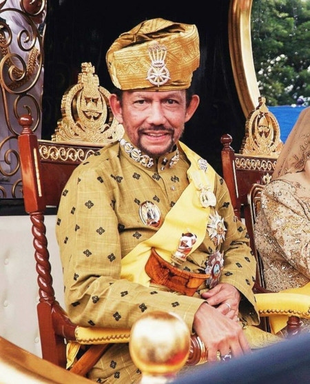 Sultanen Hassanal Bolkiah vid 50-årsjubileet av sitt styre.