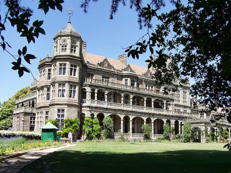 Historisk byggnad. Viceregal Lodge i Simla där dokumenten om Indiens delning undertecknades 1947.