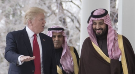  USA:s president Donald Trump tar emot Saudiarabiens kronpris Mohammed bin Salman 14 mars 2017. Kronprinsen ses som arkitekten bakom Saudiarabiens ingripande i kriget i Jemen.