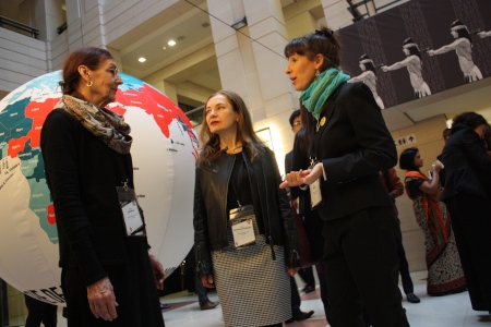 Svenska Amnestydelegationen: Kerstin Eiserman från Hälso- och sjukvårdsgruppen, Diana Bendig-Stenberg från Aktionsgruppen mot dödsstraff, AMD, och Maja Åberg, policyrådgivare och sakkunnig för bland annat dödsstraffsfrågan, var på plats i Bryssel.