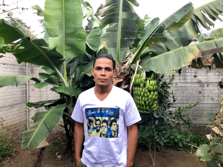 Eyner José López har flytt och befinner sig nu i en förort till Costa Ricas huvudstad San José.