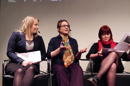 Amnestyrepresentanterna Helle Jacobsen, Danmark, Otava Piha, Finland, och Patricia Kaatee, Norge.