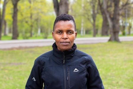 Nonhle Mbuthuma vågar inte längre bo i sin hemby.