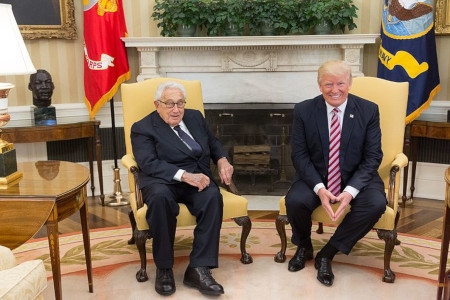 Henry Kissinger inbjuden till USA:s president Donald Trump 10 maj 2017.