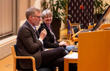 Peter Kvist och Madelaine Seidlitz presenterar aktuella frågor.