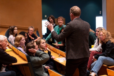 Peter Kvist diskuterar klimatfrågor under seminariet.