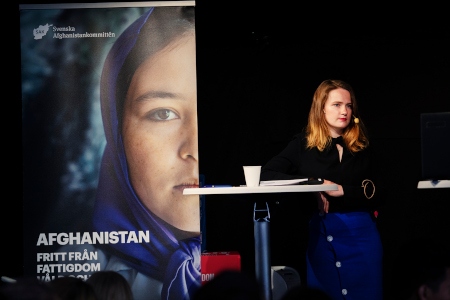 Henrietta Flodell från SAK var moderator för Svenska Afghanistankommitténs seminarium ”Fred i Afghanistan, mer än ett underskrivet papper?”