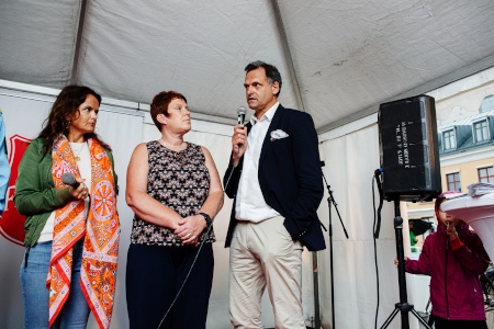 Silvia Ingolfsdottir Åkermark, advokat på Brottsbyrån i Stockholm, Maria Strömkvist, riksdagsledamot för Socialdemokraterna och ledamot i justitieutskottet och Mikael Thörn, senior utredare på Jämställdhetsmyndigheten.