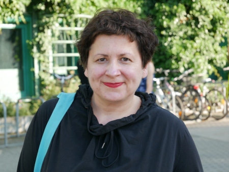 Agata Diduszko-Zyglewska menar att ett stort problem är den katolska kyrkans inflytande på undervisningen i skolorna i Polen.