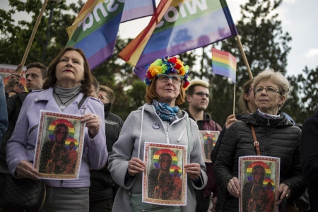 Gripandet av Elżbieta Podleśna ledde till protester i flera polska städer. Här en demonstration i Warszawa den 7 maj.