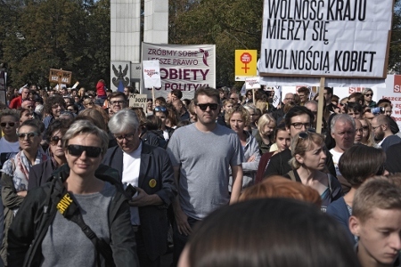 Hösten 2016 hölls stora demonstrationer i Polen mot förslaget om en skärpning av abortlagen.