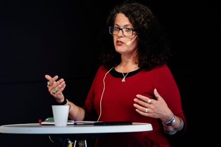 Heather Barr, tillförordnad chef för avdelningen för kvinnors rättigheter på Human Rights Watch, på FBA:s seminarium.