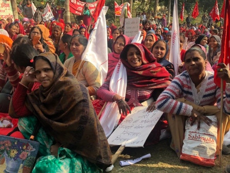 Den 8-9 januari beräknas minst 150 miljoner arbetare ha deltagit i vad som har beskrivits som den största generalstrejken någonsin när tio fackliga centralorganisationer i Indien gick samman.