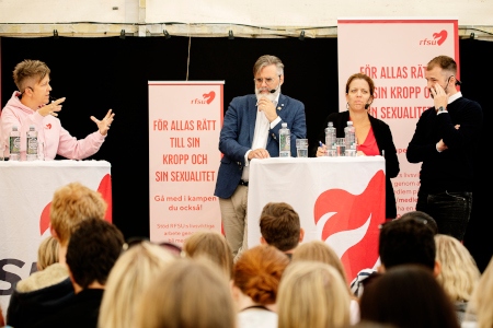 Moderatorn Ulrika Westerlund från RFSU med Christer Mattsson, Petra Tötterman Andorff, och Daniel Poohl.