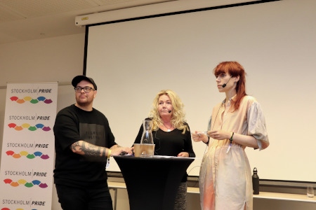 Edward Summanen, moderator, sakkunnig i transfrågor på RFSL och projektledare för RFSL:s arbete med suicidprevention, Lotta Halvardsson Ekdahl, representant för Suicide Zero och Vierge Hård, sakkunnig i transfrågor och ansvarig för suicidpreventivt arbete på RFSL Ungdom. 