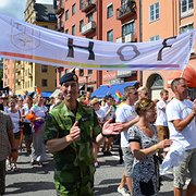  Överbefälhavare Micael Bydén och generaldirektör Peter Sandwall i Prideparaden i Stockholm 2016. 