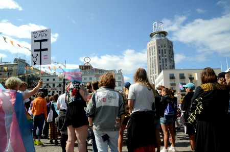 Hård kritik riktades mot regeringen vid protesten för en ny könstillhörighetslag.