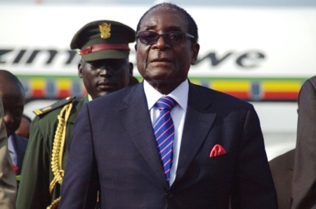 Robert Mugabe besöker Sydsudan i samband med självständigheten i juli 2011.