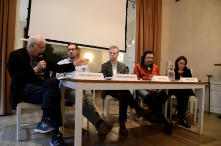 Samtal om stöd till ryska organisationer: Thomas Hammarberg (S), Håkan Svenneling (V), Martin Uggla, ordförande för Östgruppen,och Andrej Jurov, internationell människorättsförsvarare.