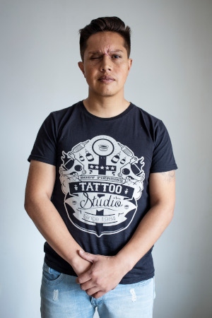 Franklin Espinoza har förlorat hoppet om sitt land. Han blev skjuten av en polis vid ett sjukhusbesök.