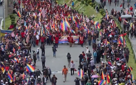 Anhängare till Evo Morales protesterar i La Paz 16 november.