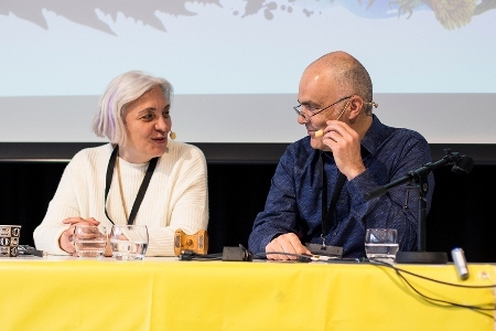 İdil Eser och Ali Gharavi under seminariet ”Shrinking space – A case study”  på Amnestys årsmöte i Göteborg 2018.