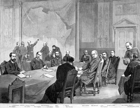 Afrika delas upp vid Berlinkonferensen 1884-1885. Belgiens kung Leopold II får Kongofristaten som privat egendom.