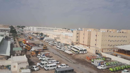 Omkring 2 000 nepalesiska gästarbetare är bland de de utländska arbetare som nu hade satts i ett karantänläger i industriområdet nära Oatars huvudstad Doha.