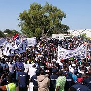 Tre år räcker anser demonstranter i Gambias huvudstad Banjul den 16 december 2019.