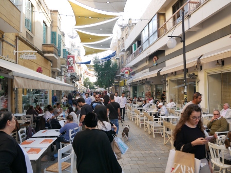 Ledragatan i Nicosia med sina många uteserveringar öppnade åter 2008 efter att ha varit stängd i 35 år.