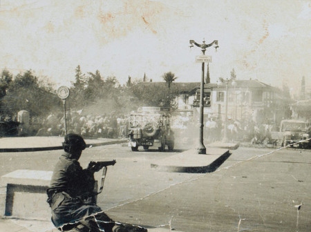 Uppror. En brittisk soldat i Nicosia 1956.