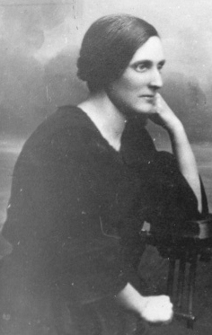 Paluta Badunova 1923. Hon avrättades 1937. 