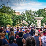  Massakern i Orlando väckte sorg runt om i USA. Här en minnesvaka i Washington 13 juni 2016.