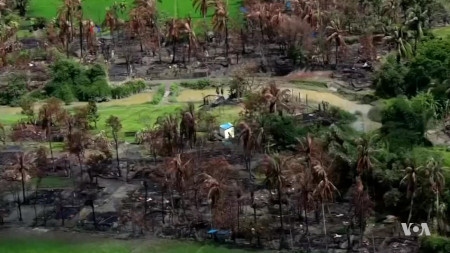  Många byar där rohingyer levde i delstaten Rakhine brändes under hösten 2017. Här en flygbild från september 2017.