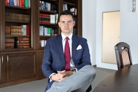 Filip Furman anser att abort på grund av livshotande skador hos fostret är ett ”modernt folkmord”. Både den praktiken och alla andra skäl till abort bör tas bort.