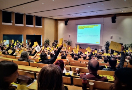 Årsmöte i svenska Amnesty innan coronapandemin.