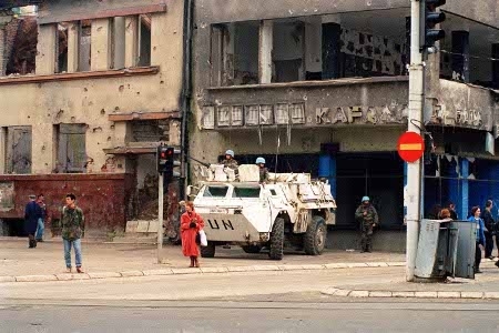 Belägrad stad. FN-soldater i Sarajevo 1994. 