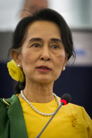 Aung San Suu Kyi får Sacharovpriset i Europaparlamentet 2013. Efter 2015 blev hon statskansler. Hon greps den 1 februari.