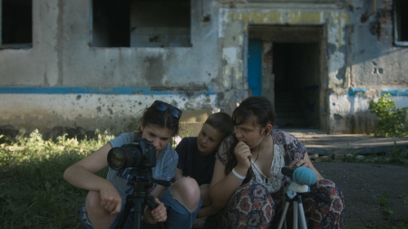 Iryna Tsilyks film ”The earth is blue as an orange” släpps på Tempo dokumentärfestival 13 mars.