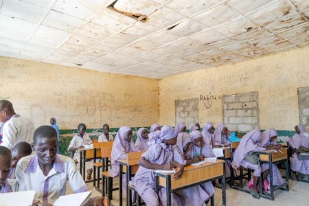 Skolbarn i delstaten Borno i nordöstra Nigeria. Enligt FN:s barnorgan Unicef går bara 25 procent av barnen i Borno i skolan.
